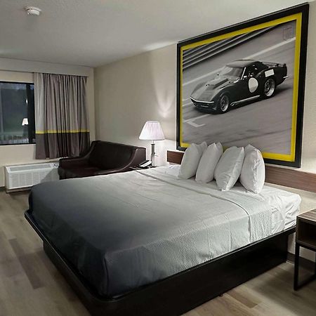 Super 8 By Wyndham Kannapolis Ngoại thất bức ảnh